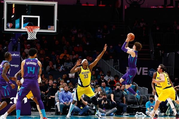 <a href=https://www.wuyouliuxue.com/lanqiu/ target=_blank class=infotextkey>NBA</a>常规赛继续进行，步行者在主场迎战黄蜂