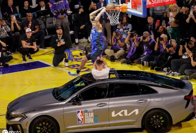 2025<a href=https://www.wuyouliuxue.com/lanqiu/ target=_blank class=infotextkey>NBA</a>全明星扣篮大赛：麦克朗满分夺冠 飞跃汽车一扣封神